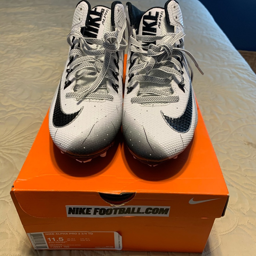 NWOT Nike Alpha Pro 2 3/4 TD Football Cleats